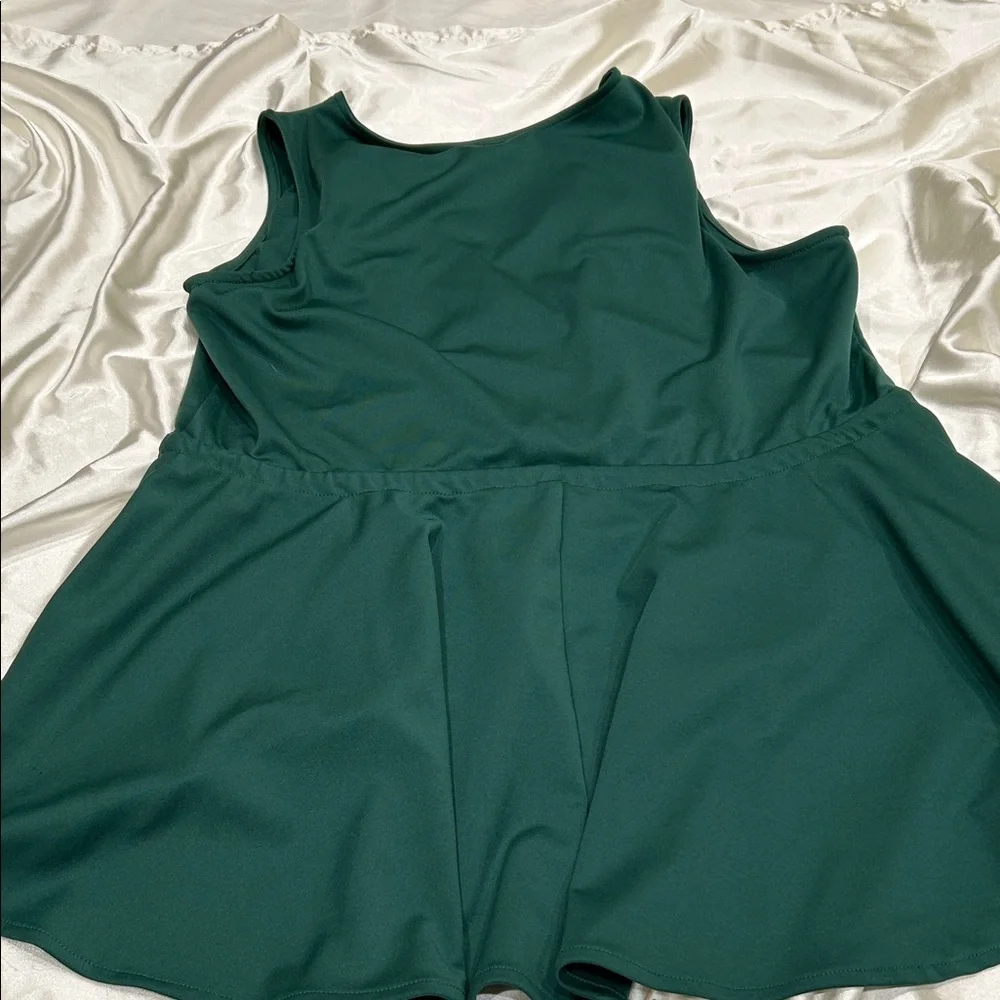 🌷 Green Sleeveless V Neck Top - Picture 4 of 8